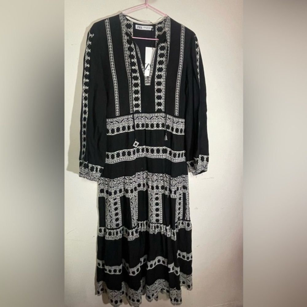 (B4) ZARA MIDI EMBROIDERY LONG SLEEVE BLACK DRESS S22 SIZES XS REF.4786/066 - Picture 2 of 16